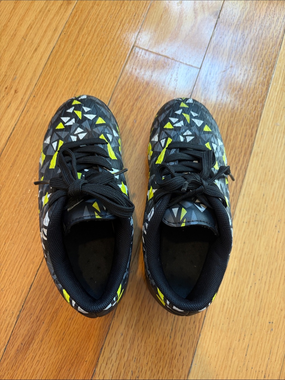 Kids soccer cleats (indoor). Size 13